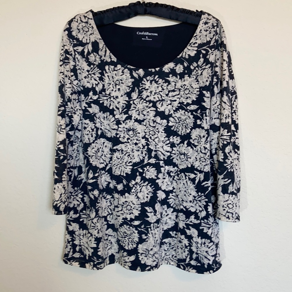 Croft & Barrow Floral ¾ Sleeve T-shirt size L (12)